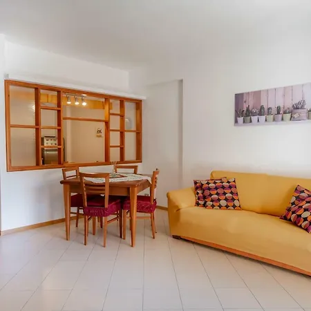 Apartment Prestisimone House *
